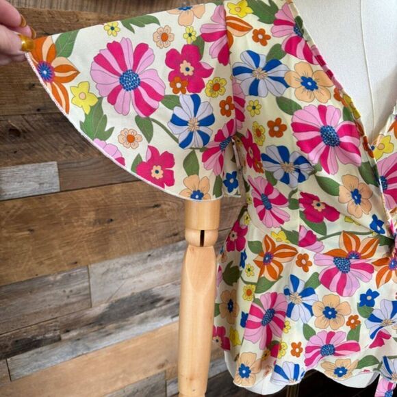 Fashion Nova wrap peplum style top - Picture 6 of 16